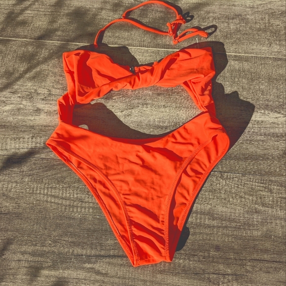 Zaful Other - Women's One Piece Swimsuit Twisted Top Detail L